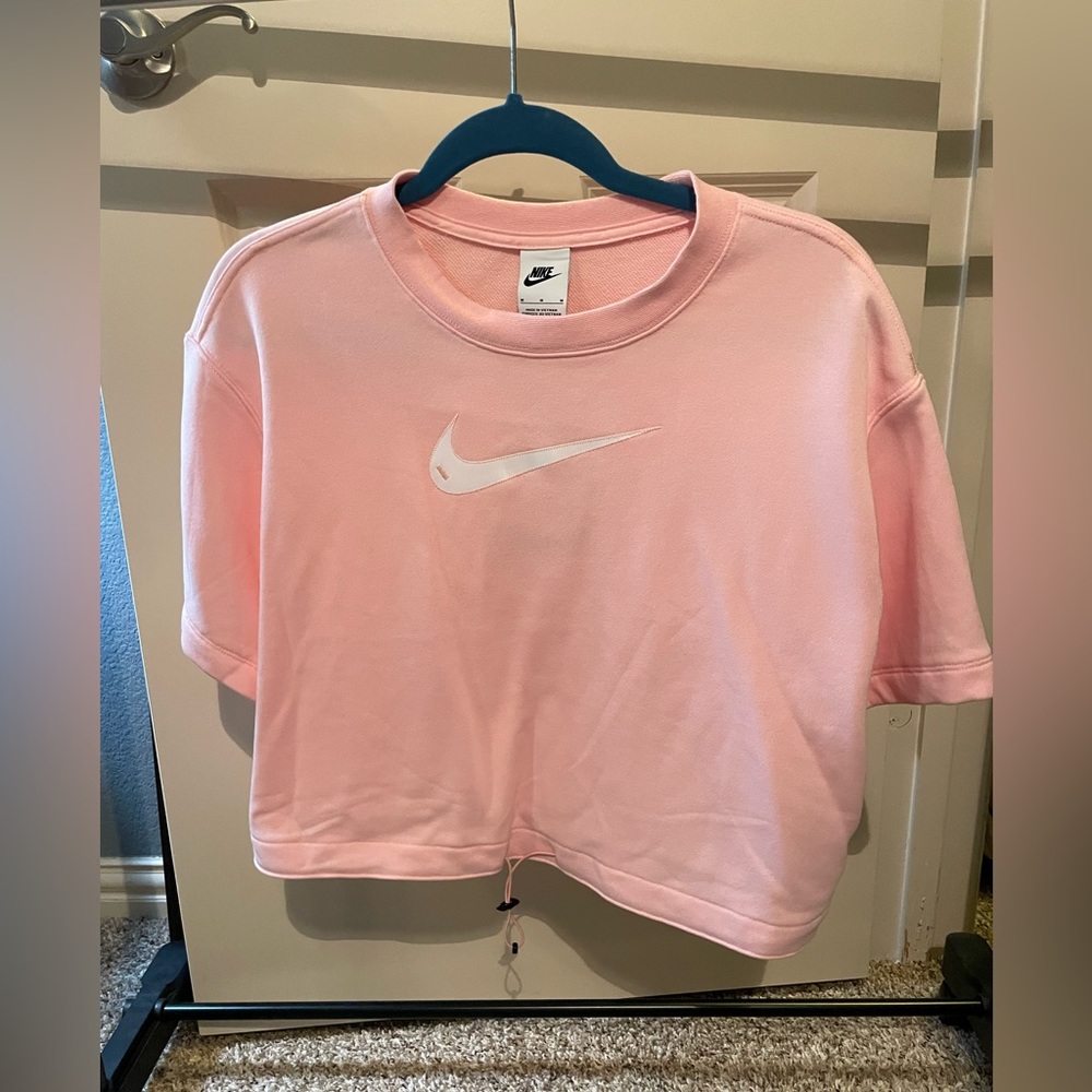 Pink Nike cropped heavy weight tee
